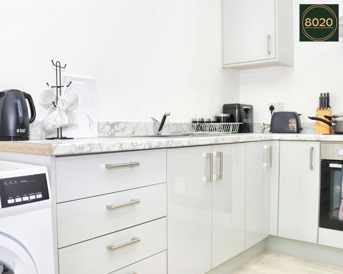 Lancing Apartments - Spacious 2 Bed - Sleeps 6 - Burnham Village Slough Exterior photo