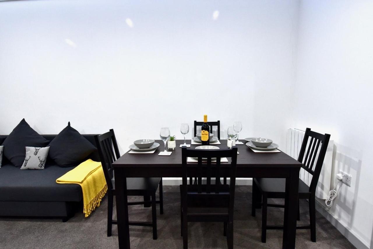 Lancing Apartments - Spacious 2 Bed - Sleeps 6 - Burnham Village Slough Exterior photo