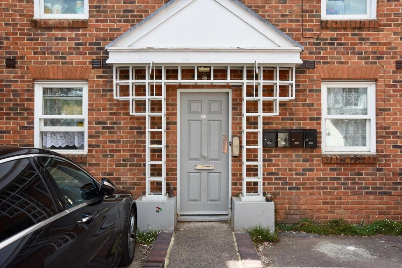 Lancing Apartments - Spacious 2 Bed - Sleeps 6 - Burnham Village Slough Exterior photo